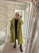 Load image into Gallery viewer, The waterfall boucle coat