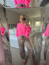 Load image into Gallery viewer, The tie waist pin tuck jogger