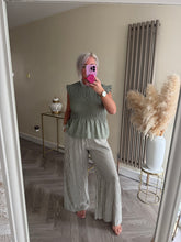 Load image into Gallery viewer, SALE The striped linen trousers with pockets (no return on sale items)