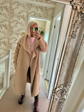 Load image into Gallery viewer, The waterfall boucle coat