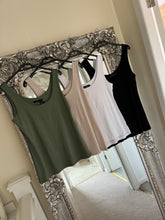 Load image into Gallery viewer, The made in Italy basic scoop jersey vest