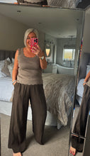 Load image into Gallery viewer, The fine knit scalloped vest top