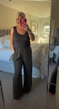 Load image into Gallery viewer, The striped linen trousers with pockets
