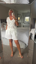 Load image into Gallery viewer, SALE The Linen look elasticated waist shorts with pockets (no return on sale items)