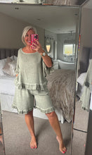 Load image into Gallery viewer, The Ibiza hopsack frill hem shorts set with pockets