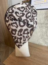 Load image into Gallery viewer, The knitted handkerchief scarves