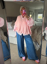 Load image into Gallery viewer, The v neck knitted tank