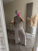Load image into Gallery viewer, SALE The striped linen trousers with pockets (no return on sale items)