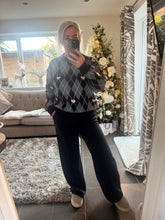 Load image into Gallery viewer, The argyle knit