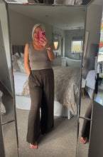 Load image into Gallery viewer, The fine knit scalloped vest top