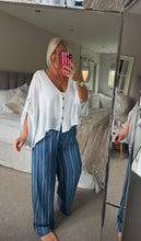 Load image into Gallery viewer, The Ibiza waffle button detail top/jacket