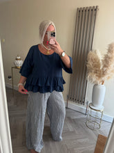 Load image into Gallery viewer, SALE The striped linen trousers with pockets (no return on sale items)