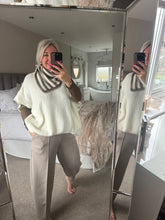 Load image into Gallery viewer, The knitted handkerchief scarves