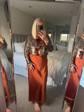 Load image into Gallery viewer, The elasticated waist satin skirts