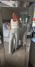 Load image into Gallery viewer, The fine knit scalloped vest top