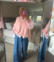 Load image into Gallery viewer, The v neck knitted tank