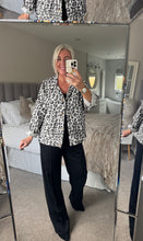 Load image into Gallery viewer, The super stretch animal print jacket