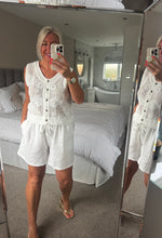 Load image into Gallery viewer, SALE The Linen look elasticated waist shorts with pockets (no return on sale items)