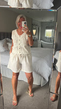 Load image into Gallery viewer, SALE The Linen look elasticated waist shorts with pockets (no return on sale items)