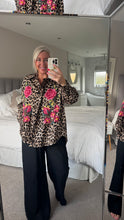 Load image into Gallery viewer, The animal print embroidered detail zeta Otto shirt
