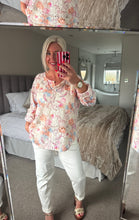 Load image into Gallery viewer, The belted ruffle pocket magic pants in white
