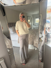 Load image into Gallery viewer, The striped seam pin tuck joggers
