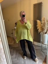 Load image into Gallery viewer, The striped seam pin tuck joggers
