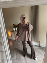 Load image into Gallery viewer, The Exposed seam sweat
