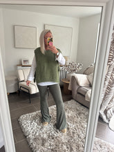 Load image into Gallery viewer, The supersoft high waisted flares in khaki

