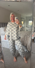 Load image into Gallery viewer, The Black label checked tracksuit
