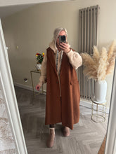 Load image into Gallery viewer, The boucle longline waistcoat
