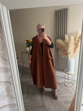Load image into Gallery viewer, The boucle longline waistcoat
