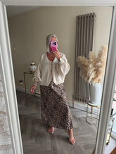 Load image into Gallery viewer, The elasticated waist satin skirts
