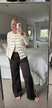 Load image into Gallery viewer, The seam stripe pin tuck joggers with pockets
