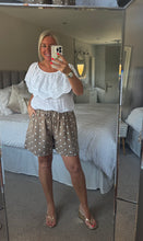 Load image into Gallery viewer, The Elasticated waist polka dot chiffon shorts with pockets
