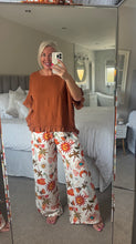 Load image into Gallery viewer, The Bali Hopsack frill top
