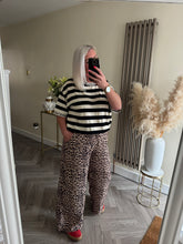 Load image into Gallery viewer, The animal print tie waist trousers with pockets
