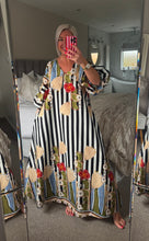 Load image into Gallery viewer, The zeta Otto  striped dress with pockets
