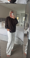 Load image into Gallery viewer, The Palma button detail jersey
