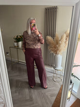Load image into Gallery viewer, The pu pin tuck trousers
