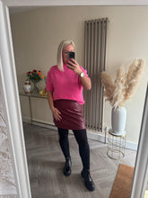 Load image into Gallery viewer, The Pu skirt in wine
