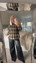 Load image into Gallery viewer, The Supersoft pu pin tuck trousers
