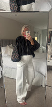 Load image into Gallery viewer, The zeta Otto embroidered print zip jacket with puff sleeves
