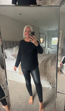 Load image into Gallery viewer, The plain scoop jumper
