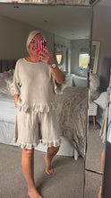 Load image into Gallery viewer, The Ibiza hopsack frill hem shorts set with pockets
