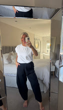Load image into Gallery viewer, The Jersey cocoons with pockets
