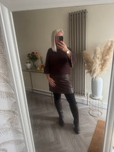 Load image into Gallery viewer, The Pu skirt in chocolate
