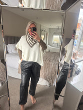 Load image into Gallery viewer, The pu barrel trousers
