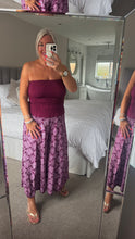 Load image into Gallery viewer, The baroque shirred culottes in plum
