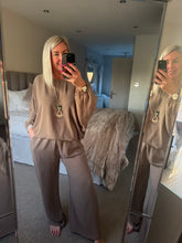 Load image into Gallery viewer, The chiffon trouser suit with separate necklace
